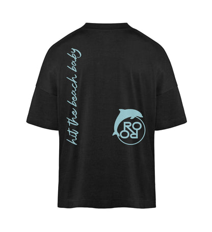 Schwarzes T-Shirt im Unisex Oversize Fit für Frauen und Männer bedruckt mit dem Design der Roger Rockawoo Kollektion Hit the Beach Baby