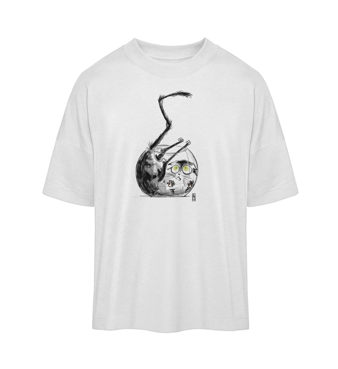 Weißes T-Shirt Unisex Oversize Fit für Frauen und Männer bedruckt mit dem Design der fraugau Katzen T-Shirt Kollektion Goldfish im Roger Rockawoo Clothing Onlineshop