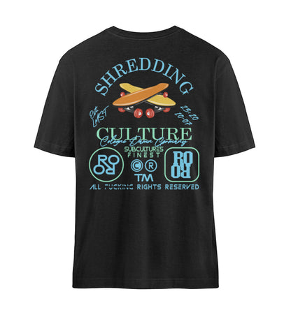 Schwarzes T-Shirt Unisex Relaxed Fit für Frauen und Männer bedruckt mit dem Design der Roger Rockawoo Kollektion Skateboard Shredding Culture Community
