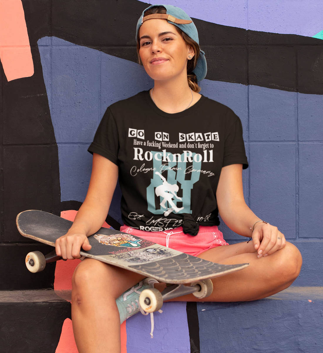 T-Shirt für Frauen mit Print Design der Go On Skate Collection im Roger Rockawoo Clothing Webstore Subcultures Finest