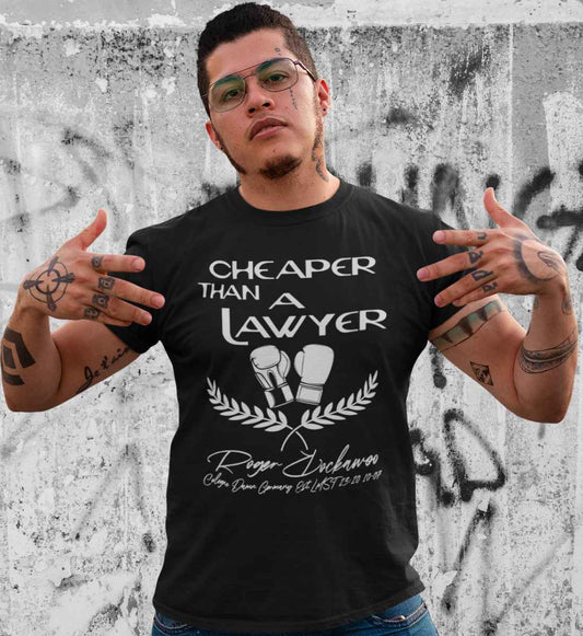 Schwarzes T-Shirt Unisex Oversize Fit für Frauen und Männer bedruckt mit dem Design der Roger Rockawoo Kollektion boxing cheaper than a lawyer