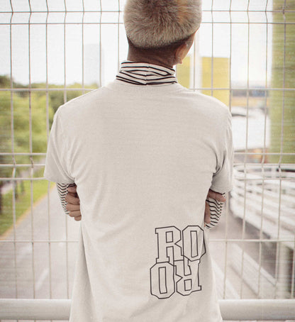 Weißes T-Shirt Unisex Oversize Fit für Frauen und Männer bedruckt mit dem Design der Roger Rockawoo Kollektion was ist all just a dream